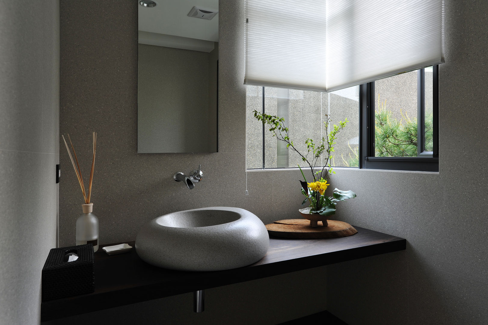 廁與景 黃耀德建築師事務所 Adermark Design Studio Minimalist bathroom