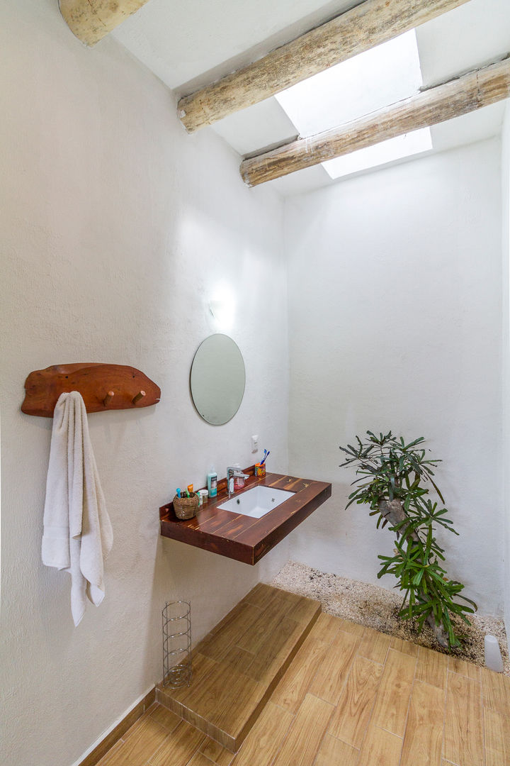 Casa Nohol, Pangea Arquitectura & diseño Pangea Arquitectura & diseño Modern style bathrooms