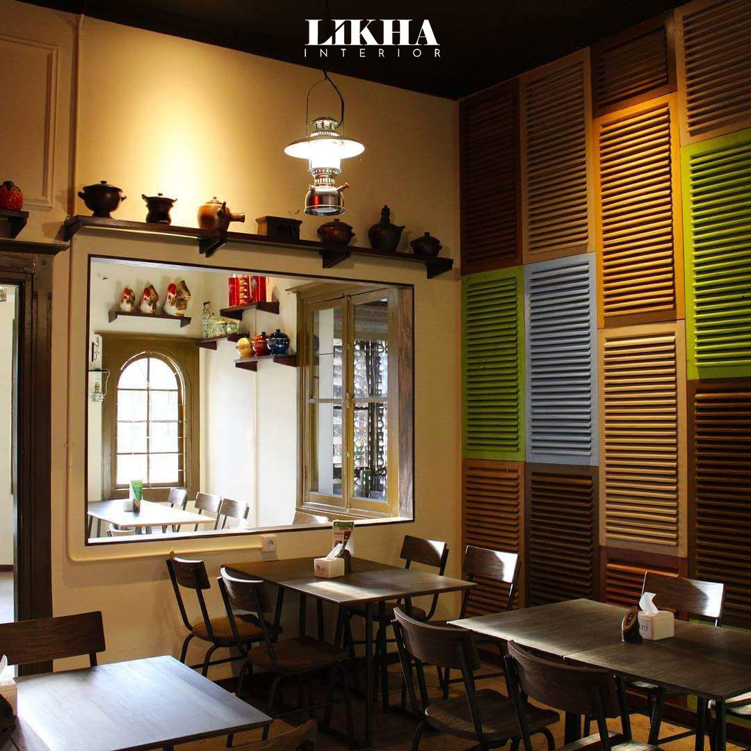 INTERIOR KHAS TRADISIONAL di Warung Dulukala Bandung, Likha Interior Likha Interior 商業空間 合板（ベニヤ板） レストラン