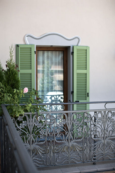 RISTRUTTURAZIONE ALBERGO A CASTELL' ARQUATO, Studio Architettura Macchi Studio Architettura Macchi Puertas y ventanas clásicas