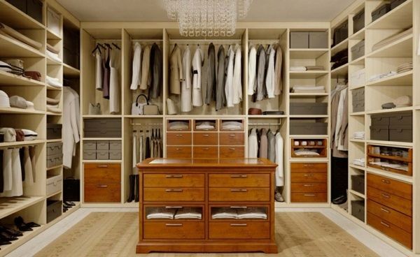 homify Modern dressing room