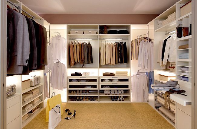 homify Modern dressing room