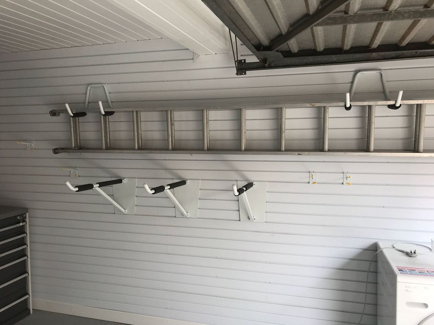 Garageflex Garage Transformation in Chalfont St Giles, Buckinghamshire Garageflex كراج يتسع لسيارتين garage,garage storage,storage,built-in storage,garageflex,ladder storage,hooks,hanger,bracket,rack