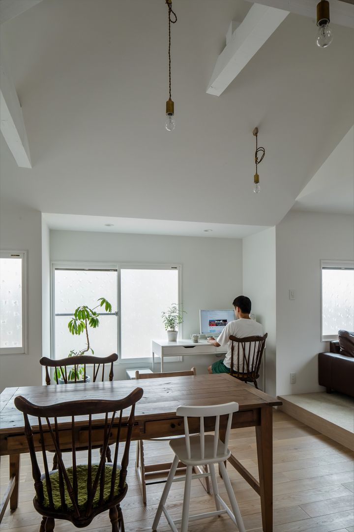 Suita house renovation, ALTS DESIGN OFFICE ALTS DESIGN OFFICE Mediterrane studeerkamer
