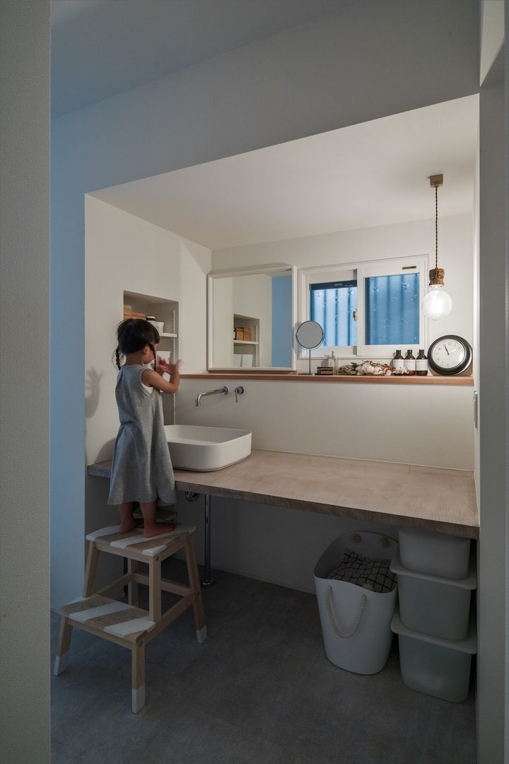 Suita house renovation, ALTS DESIGN OFFICE ALTS DESIGN OFFICE Mediterrane badkamers