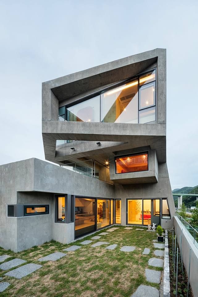 Modern House Designs, S.R. Buildtech – The Gharexperts S.R. Buildtech – The Gharexperts 모던스타일 주택