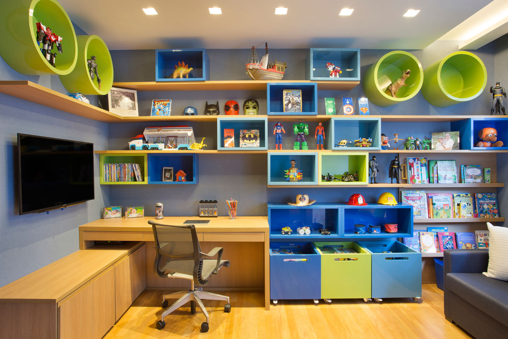 homify Modern nursery/kids room