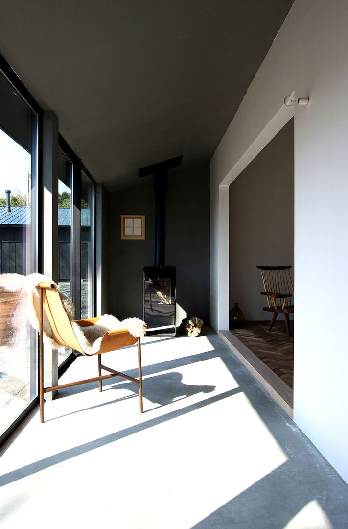 Case Study House #55 O house, NASU CLUB NASU CLUB Konservatori Gaya Rustic Beton