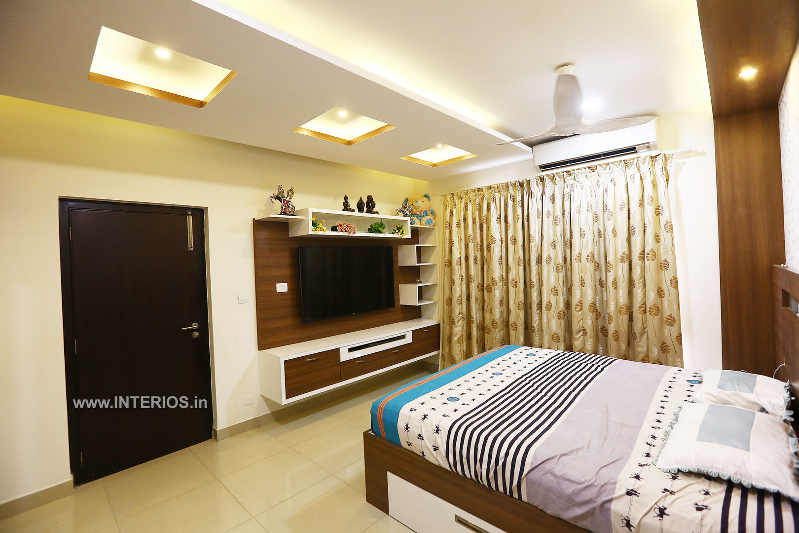 Elegant 3BHK Interior Design at Prestige Bella Vista, Interios by MK Design Interios by MK Design Modern style bedroom