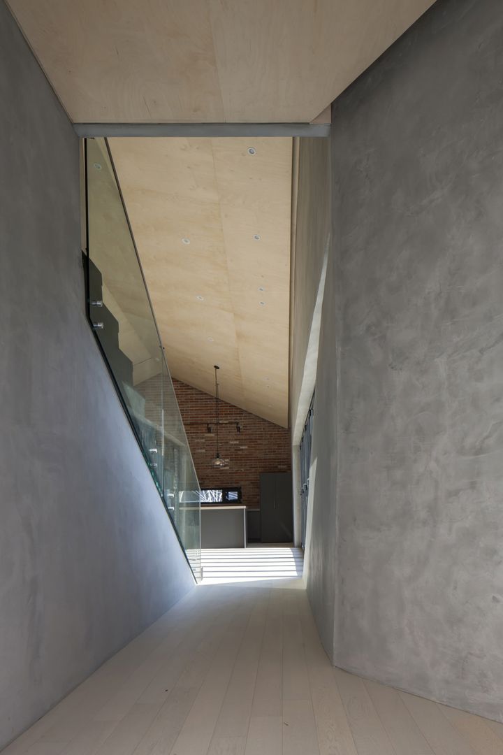 용인 평온의 집, 'Snow AIDe 'Snow AIDe Pasillos, vestíbulos y escaleras de estilo moderno