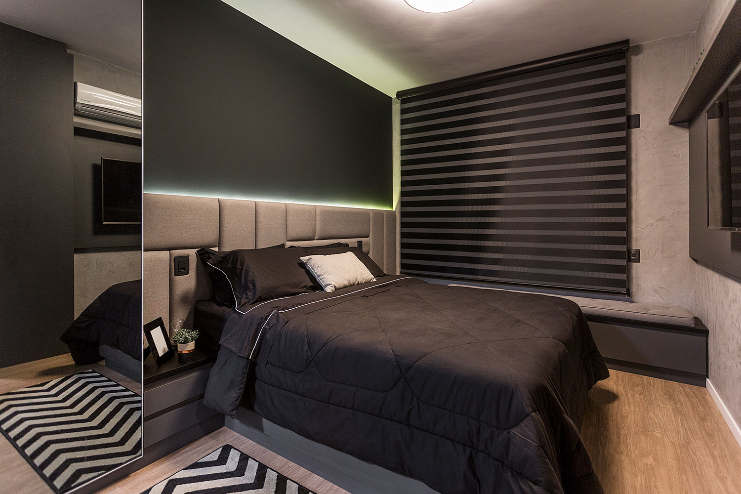 Apartamento F, Juliana Agner Arquitetura e Interiores Juliana Agner Arquitetura e Interiores Bedroom کنکریٹ Beds & headboards