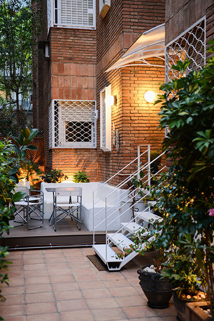 Reforma de una terraza en Barcelona, ETNA STUDIO ETNA STUDIO Jardins modernos Argila Acessórios e decoração