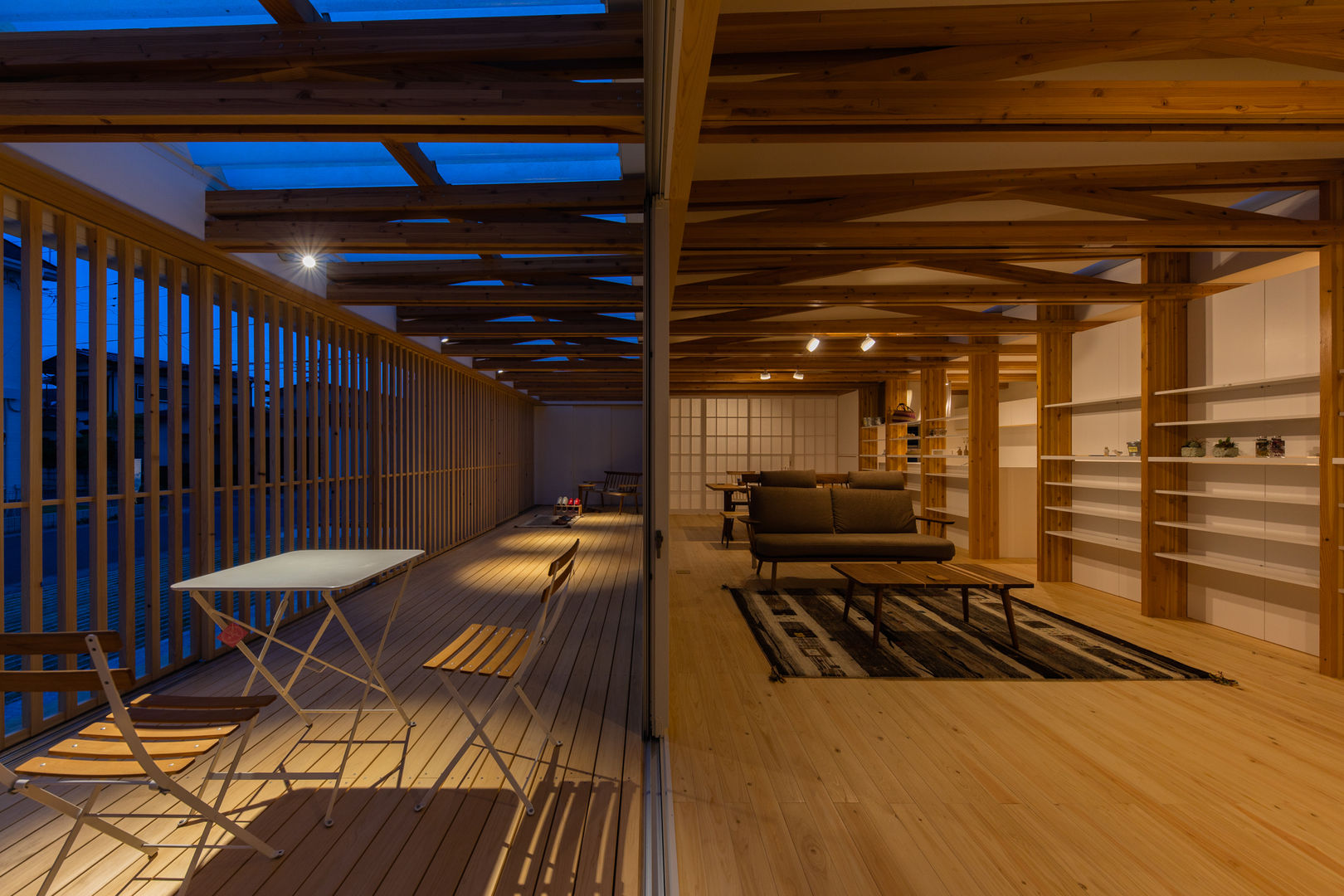 『縁側の家』, イン-デ-コード design office イン-デ-コード design office Salas de estar modernas