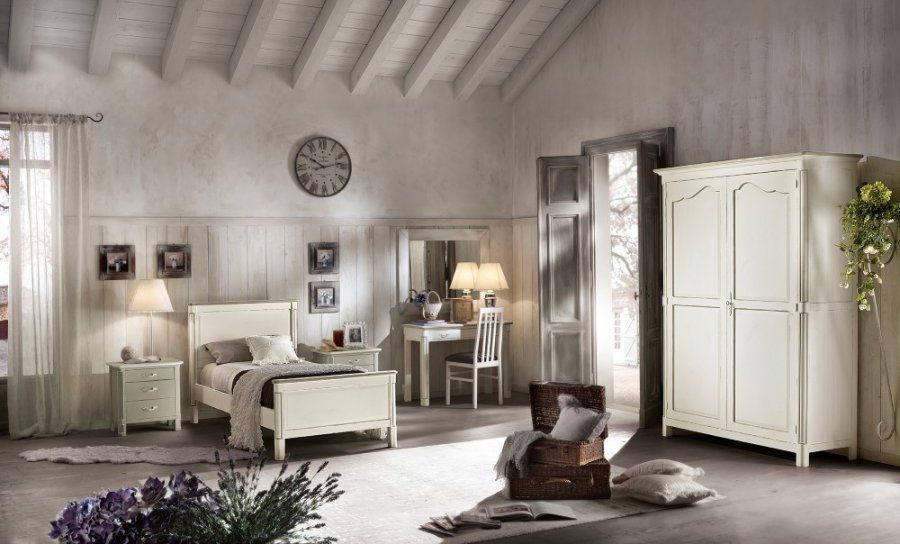 Camerette stile classic, shabby e contemporaneo, Ferrari Arredo & Design Ferrari Arredo & Design غرفة نوم