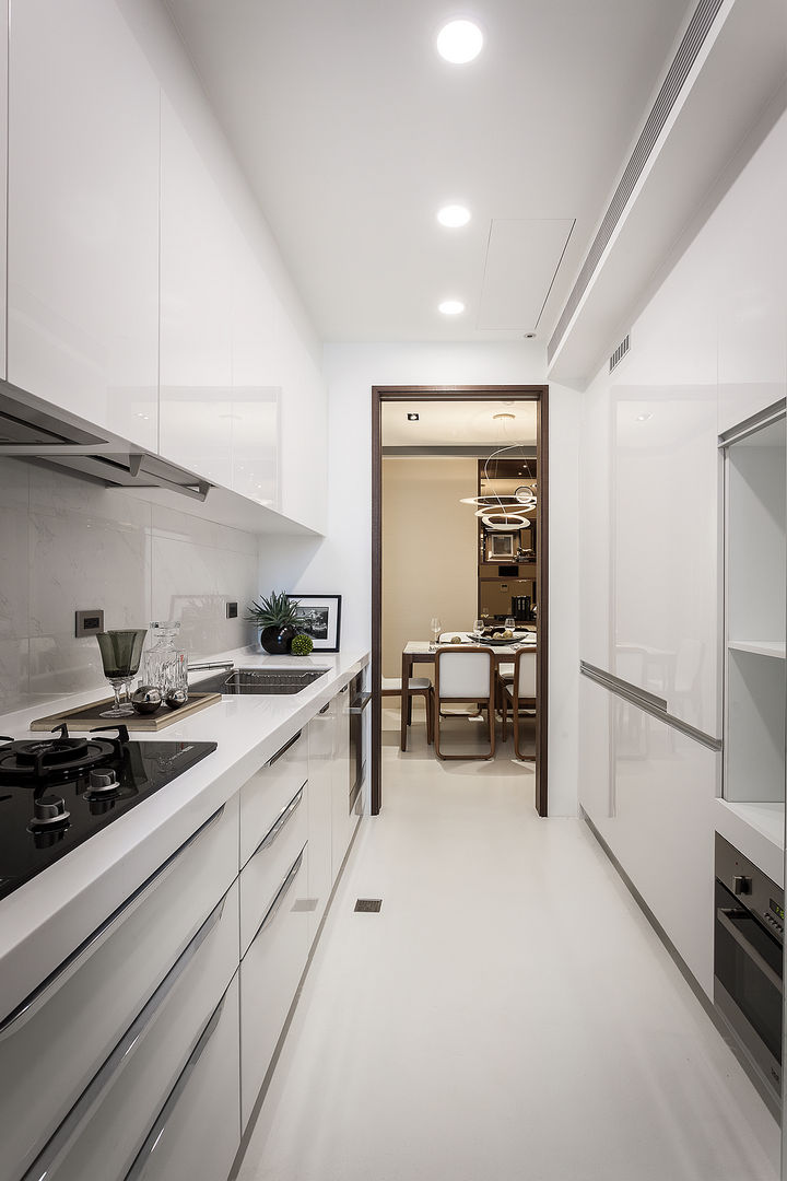 Interior Design - Ko Residence, 王子華設計工作室 王子華設計工作室 Minimalist living room Cupboards & sideboards