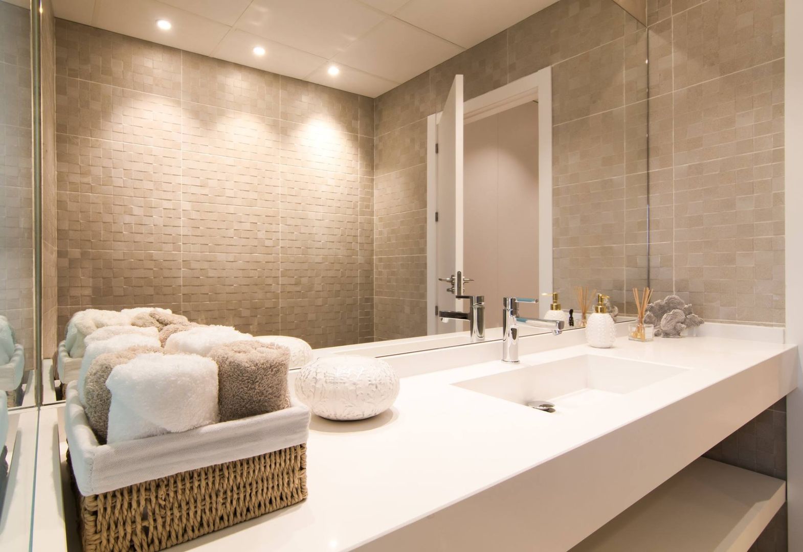 Estás pensando en renovar el baño? Estas son las últimas tendencias en  duchas – Revista Para Ti