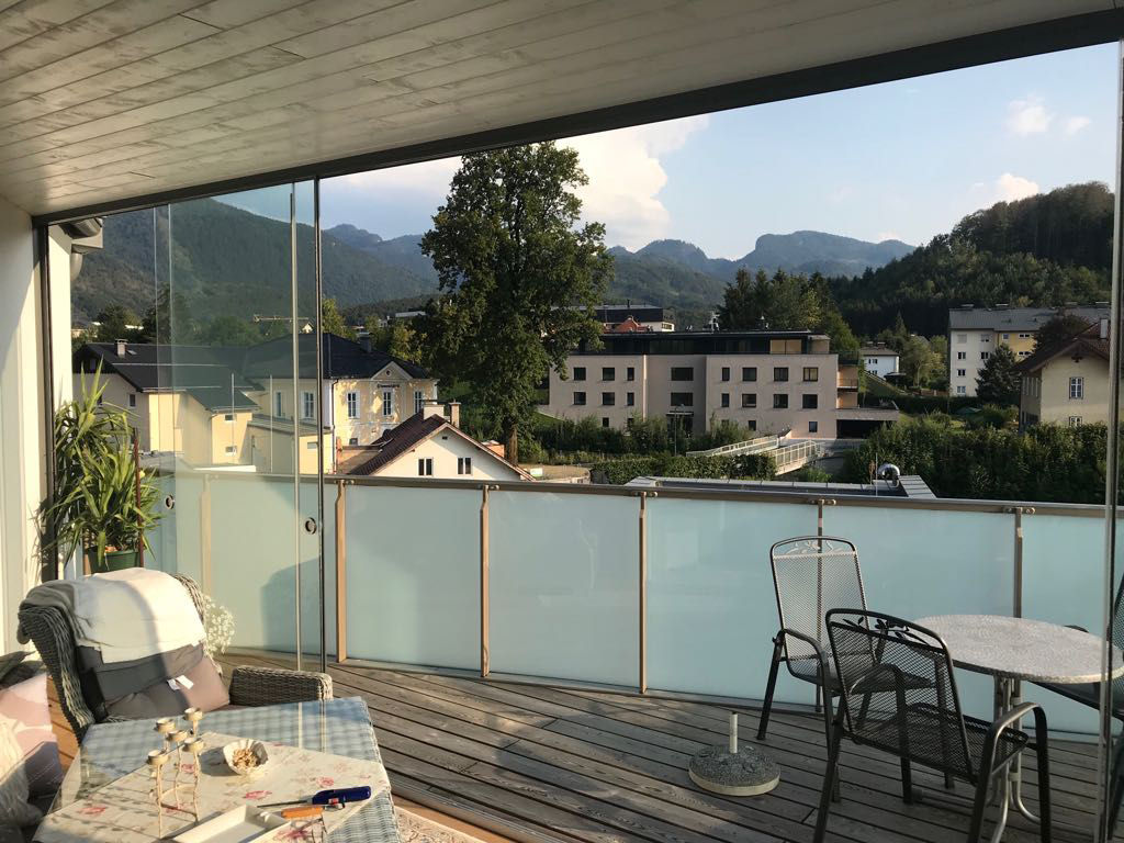 Verglasung auf Dachterrasse, Schmidinger Wintergärten, Fenster & Verglasungen Schmidinger Wintergärten, Fenster & Verglasungen Nhà kính phong cách hiện đại Ly