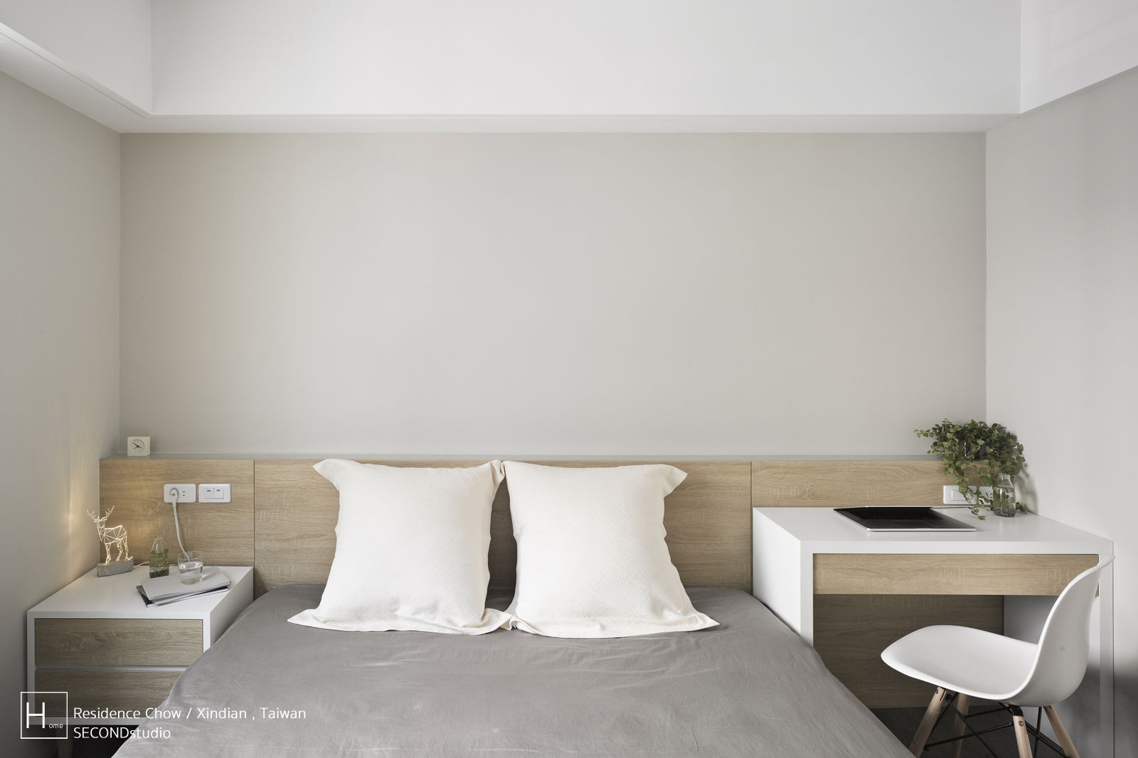 臥室 / Bedroom SECONDstudio Minimalist bedroom Wood Wood effect