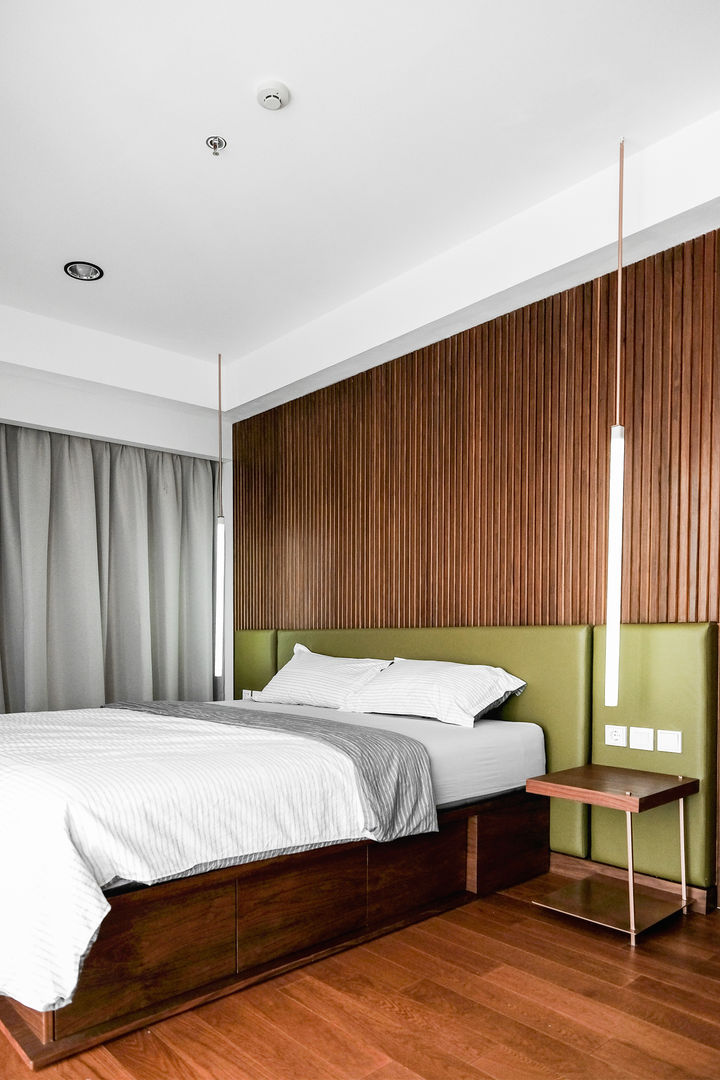 Pondok Indah Residence, FIANO INTERIOR FIANO INTERIOR Industrial style bedroom Wood Wood effect