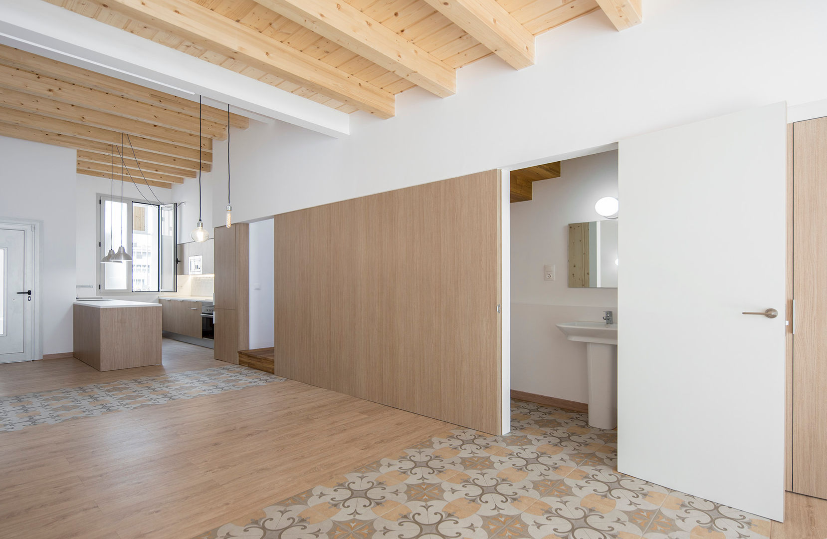 1405_DV Rehabilitación de vivienda unifamiliar en Badalona, Ofici: arquitectura Ofici: arquitectura Modern dining room Wood Wood effect