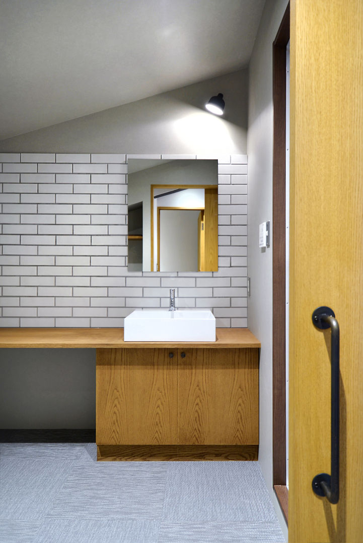 A邸, TRANSFORM 株式会社シーエーティ TRANSFORM 株式会社シーエーティ Bagno in stile industriale