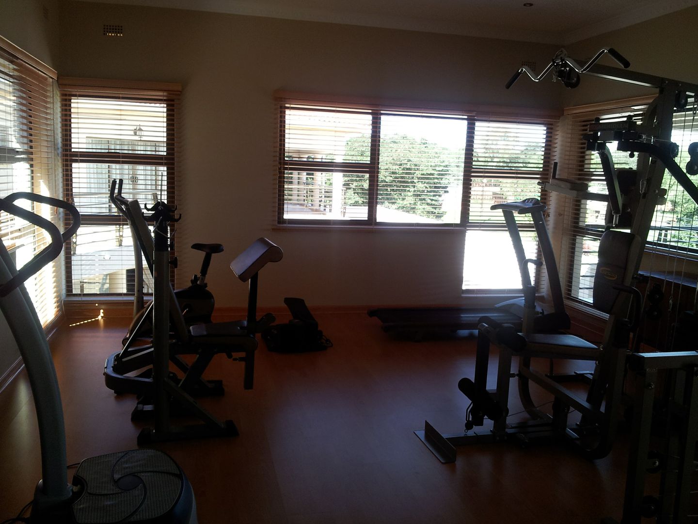 homify Modern Gym