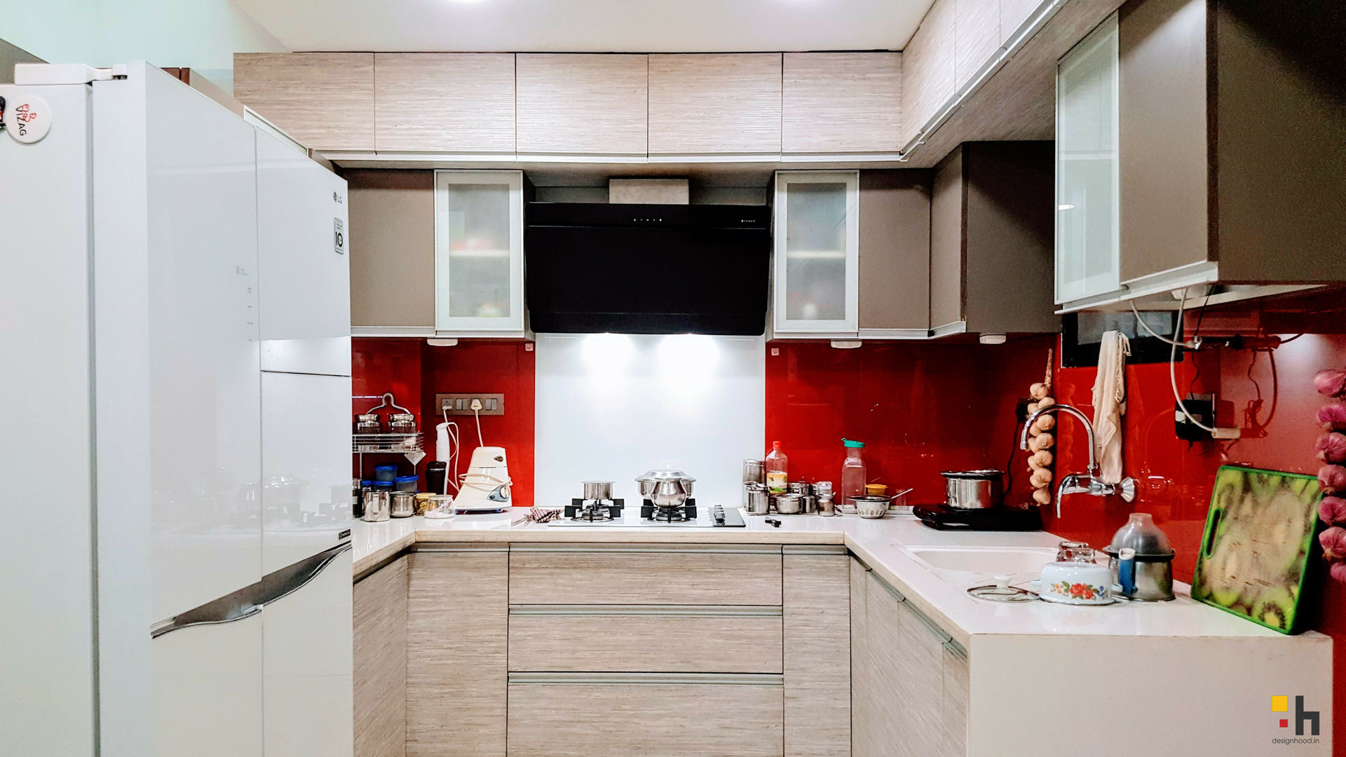 Urban Eclectic Home, designhood designhood Kitchen units پلائیووڈ