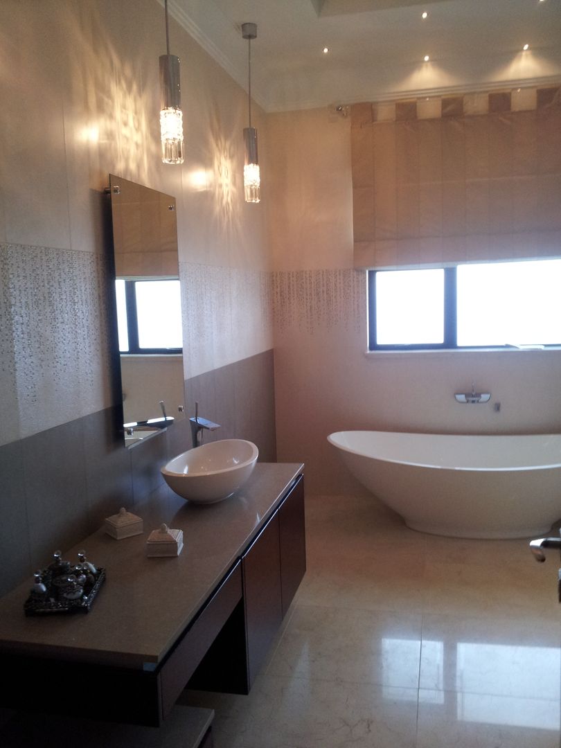 Sandton Splendour, CKW Lifestyle Associates PTY Ltd CKW Lifestyle Associates PTY Ltd Classic style bathroom