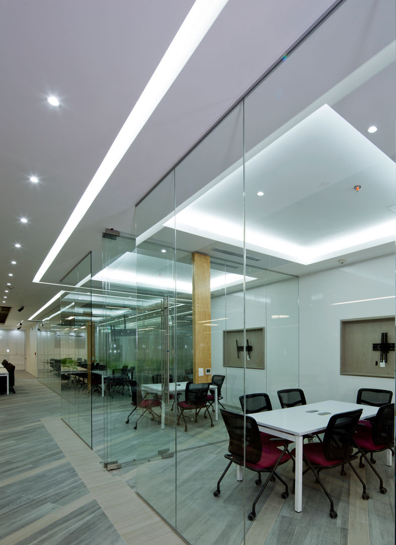 homify Espacios comerciales OFICINA,Oficinas y tiendas