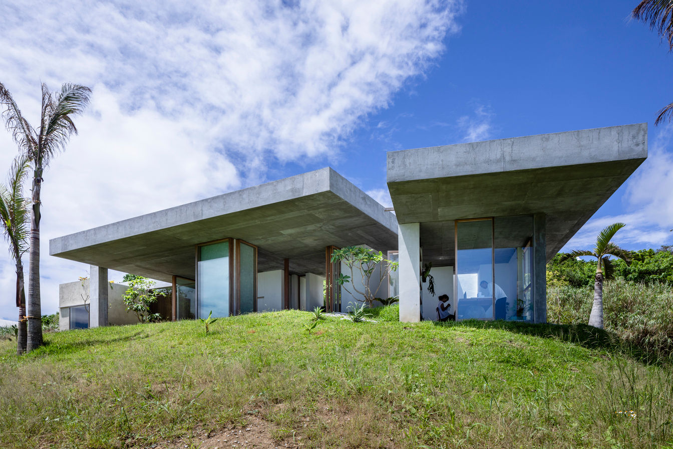 南城市の家, STUDIO COCHI ARCHITECTS STUDIO COCHI ARCHITECTS Detached home ٹھوس لکڑی Multicolored