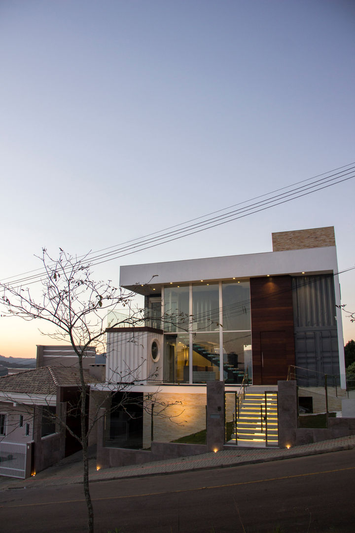 CASA CONTAINER F+A, GhiorziTavares Arquitetura GhiorziTavares Arquitetura Moderne huizen