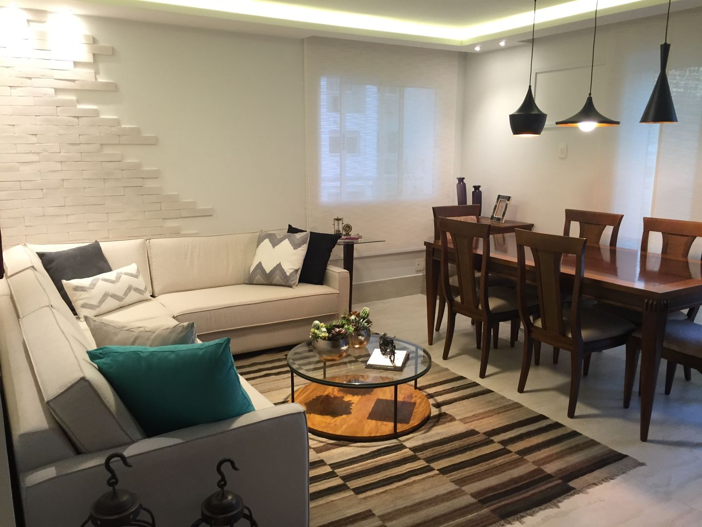 Apartamento Barra da Tijuca - Rio de Janeiro, Claudia Saraceni Claudia Saraceni Salones rústicos de estilo rústico