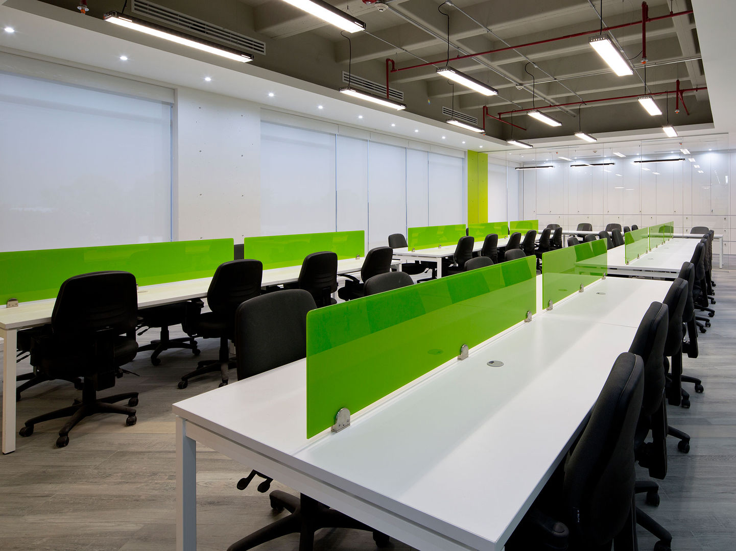 homify Espacios comerciales OFICINA,Oficinas y tiendas