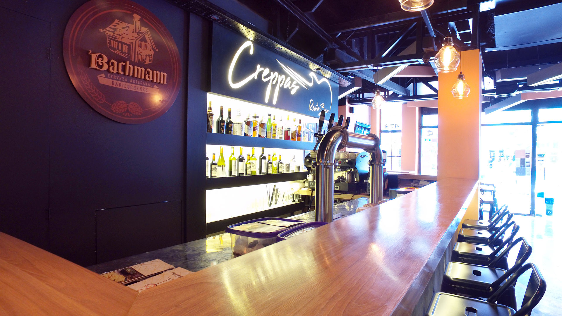 Creppas Resto bar, Triad Group Triad Group Комерційні приміщення Метал Бари та клуби