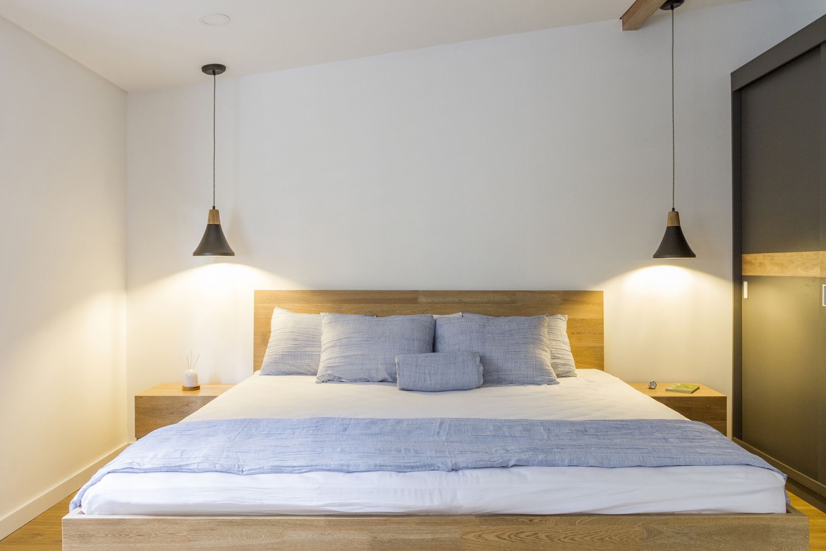 habitación casa laureles Adrede Arquitectura Dormitorios de estilo moderno Madera Acabado en madera