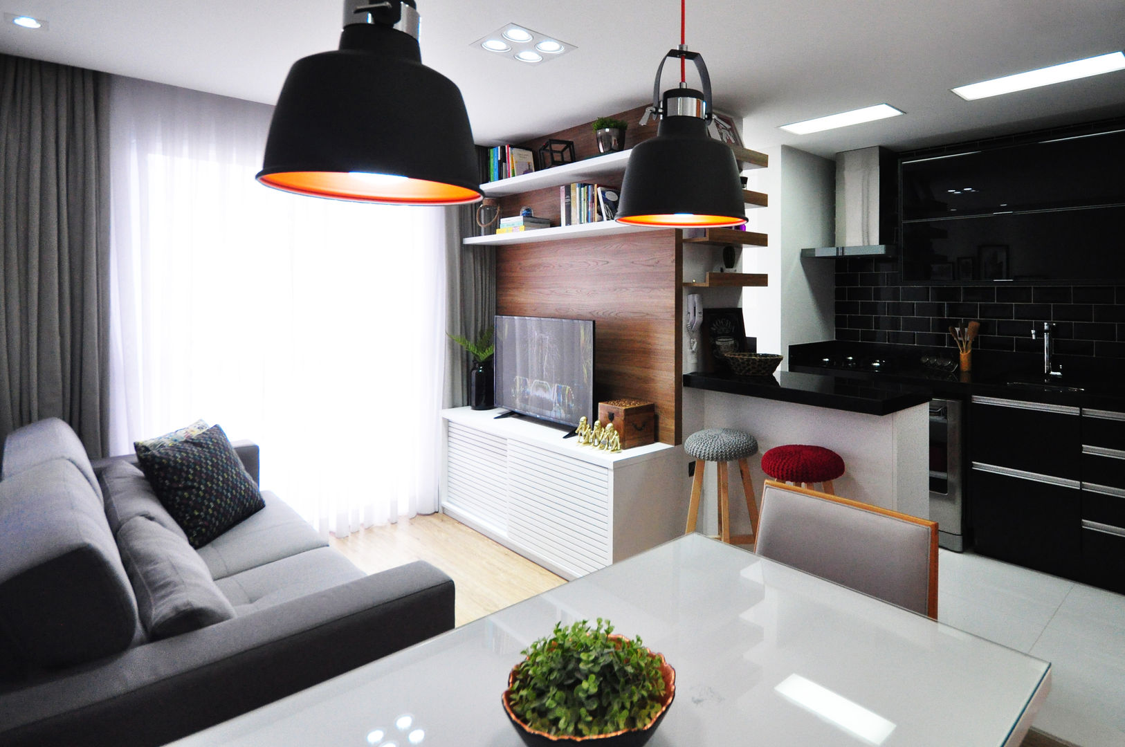 APARTAMENTO 50M² - SANTO ANDRÉ, Condecorar Arquitetura e Interiores Condecorar Arquitetura e Interiores Modern living room