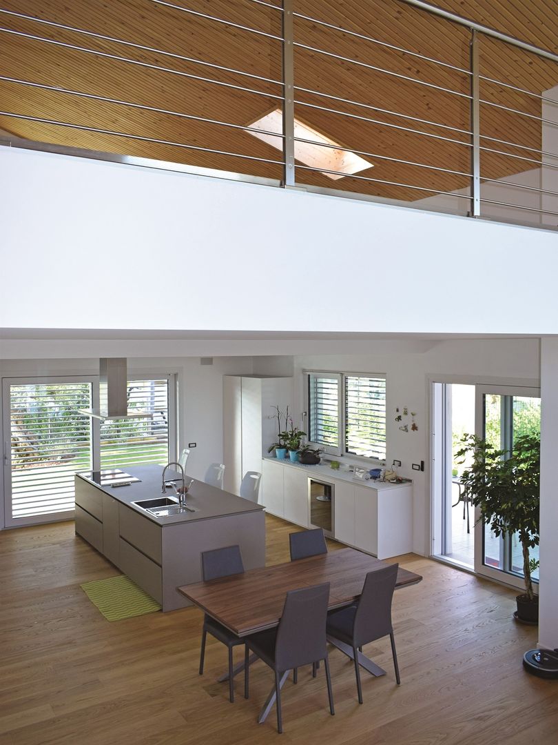 Villa in legno moderna a Lazzate (MB), Marlegno Marlegno Modern living room Wood Wood effect
