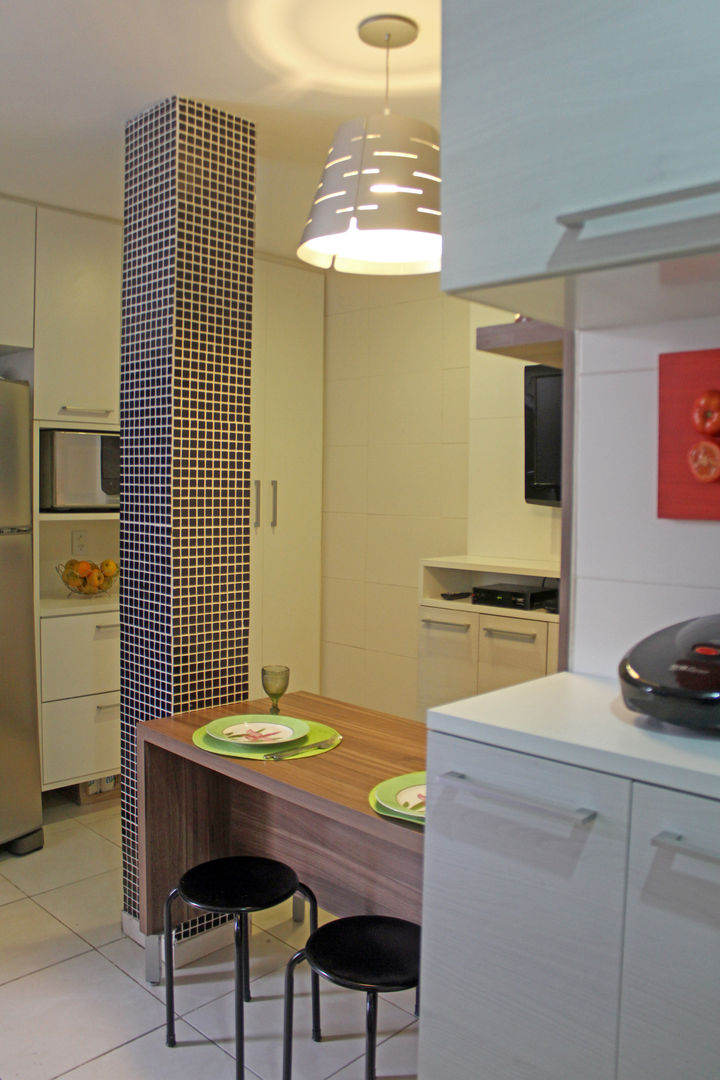 Cozinha e Banheiro Apartamento Copacabana, Claudia Saraceni Claudia Saraceni Kitchen units
