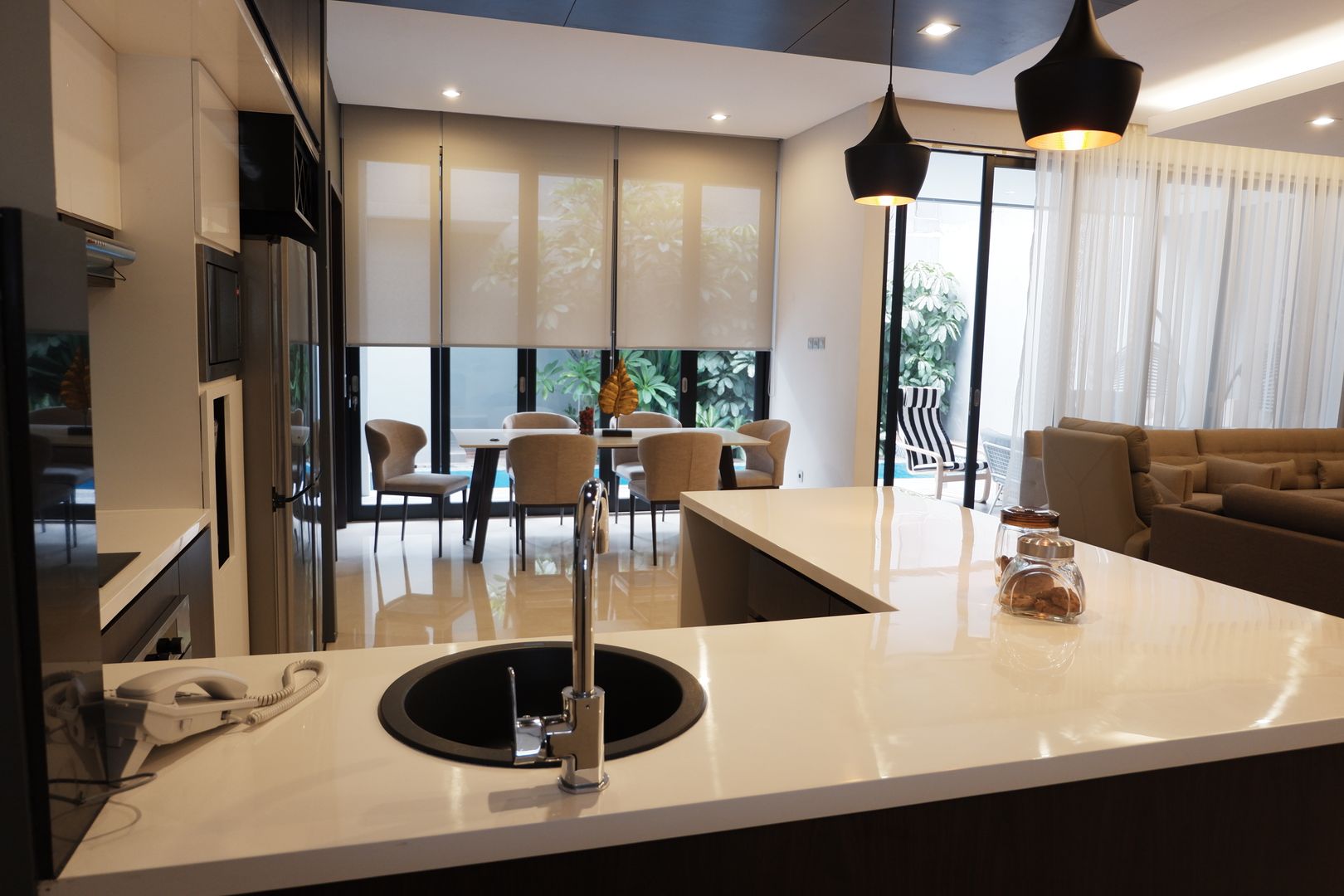 Modern Masculine house, Exxo interior Exxo interior Ruang Makan Modern Marmer