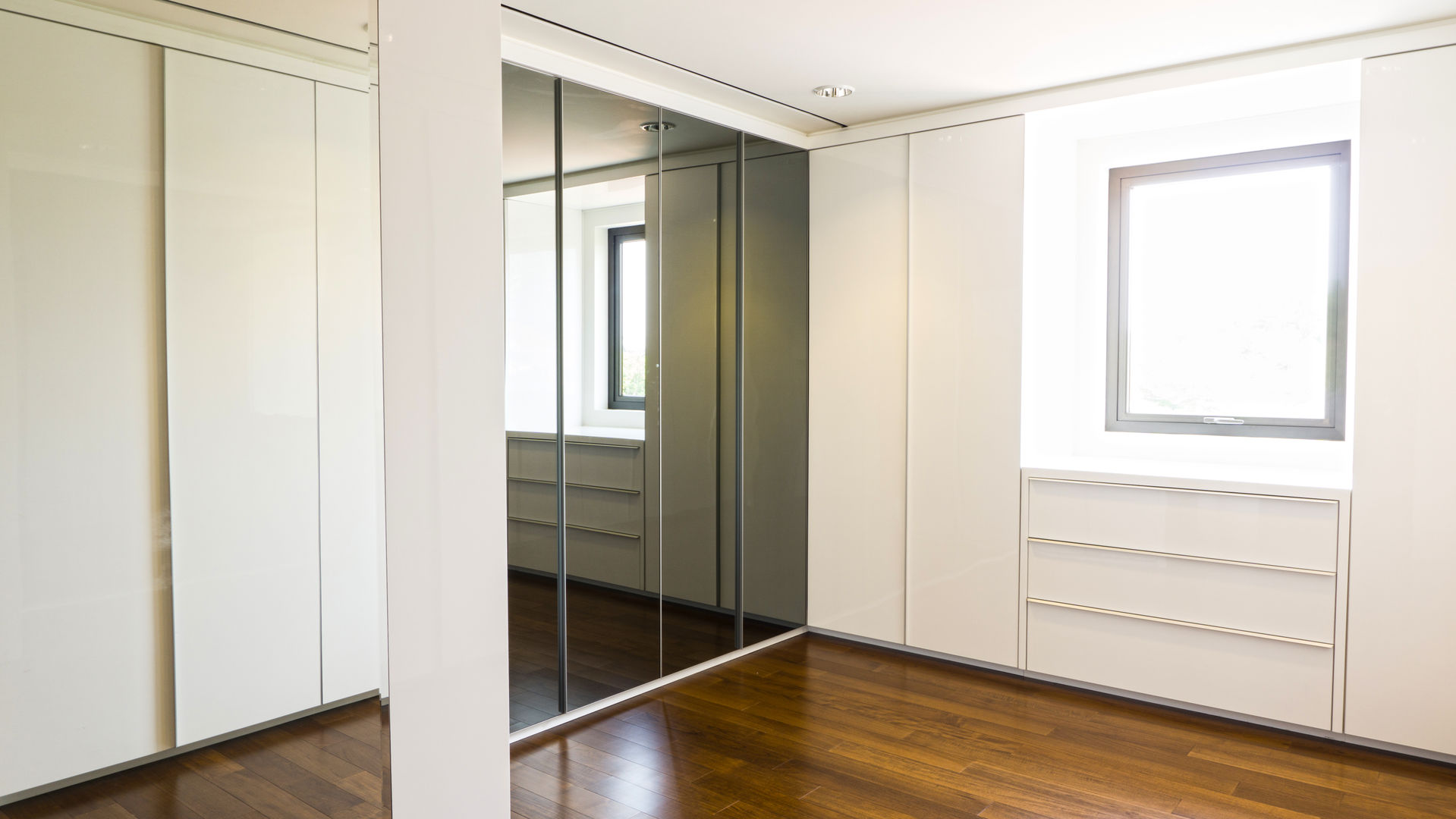 Child's Walk in Closet ARF interior Ruang Ganti Modern Mirrors