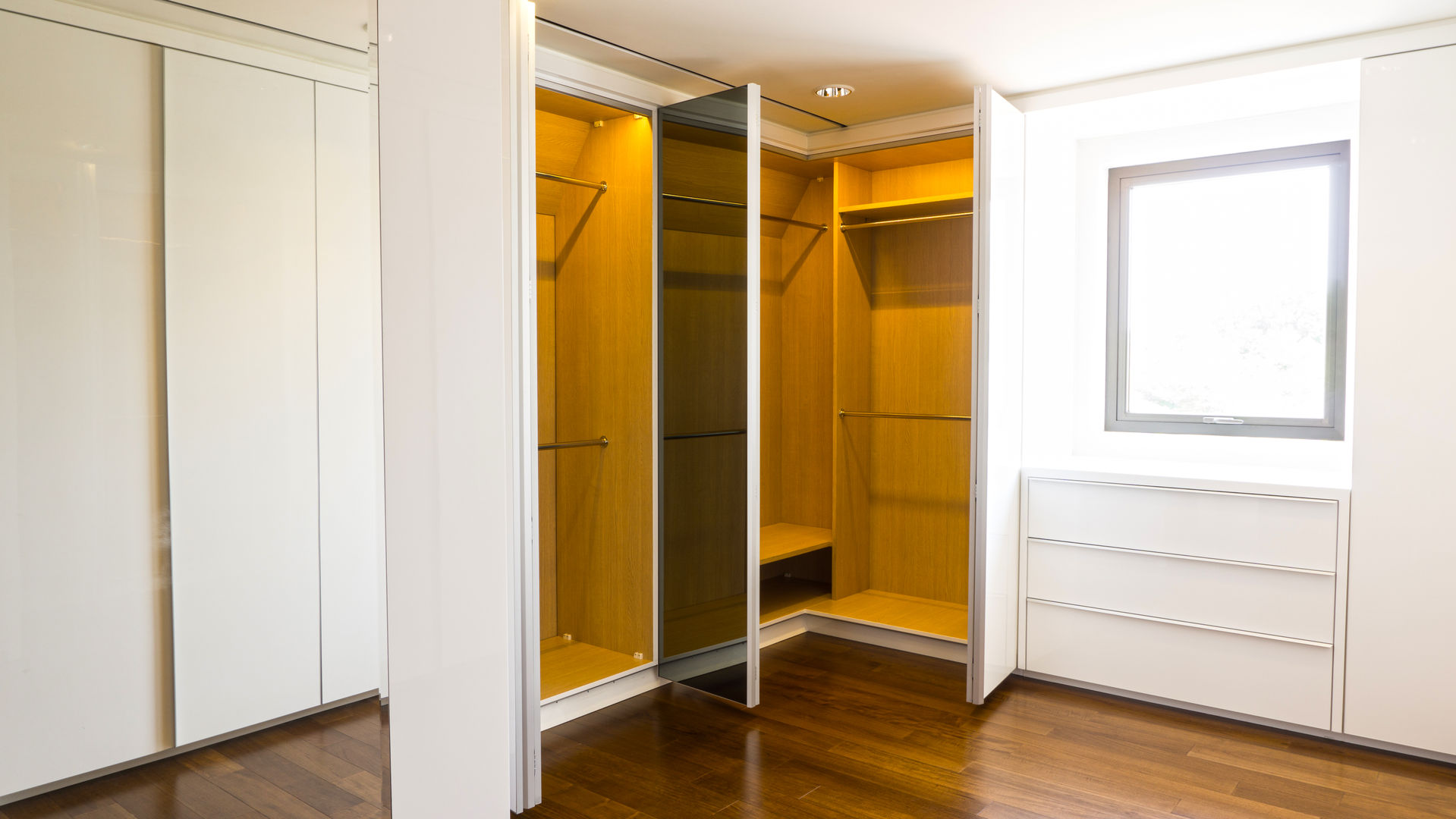 AN House, ARF interior ARF interior Modern dressing room Wardrobes & drawers