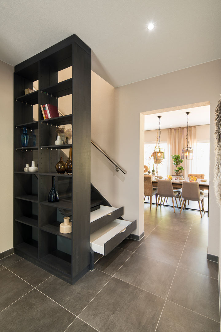 homify Pasillos, vestíbulos y escaleras modernos