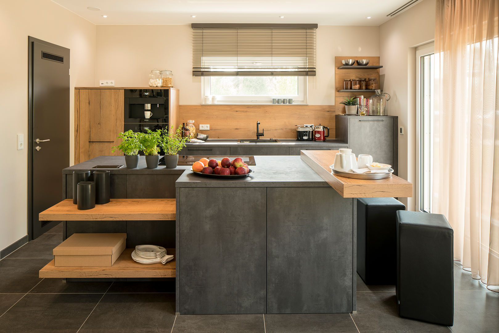 Немецкий современный коттедж с мансардой | homify