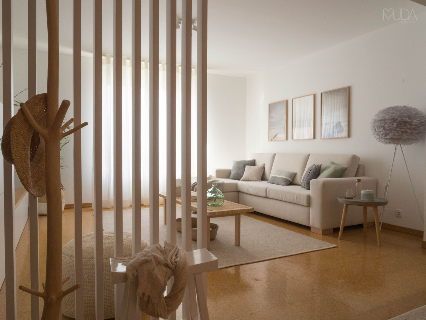 S+P Apartment - Lisbon, MUDA Home Design MUDA Home Design Ruang Keluarga Gaya Skandinavia