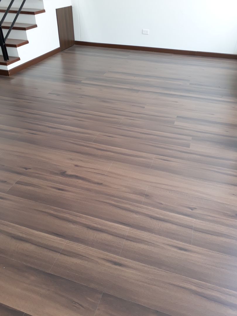 PISOS LAMINADOS ALEMANES DE 8.3 MM DE ESPESOR AC4, Diseños y altillos SAS Diseños y altillos SAS Vloeren