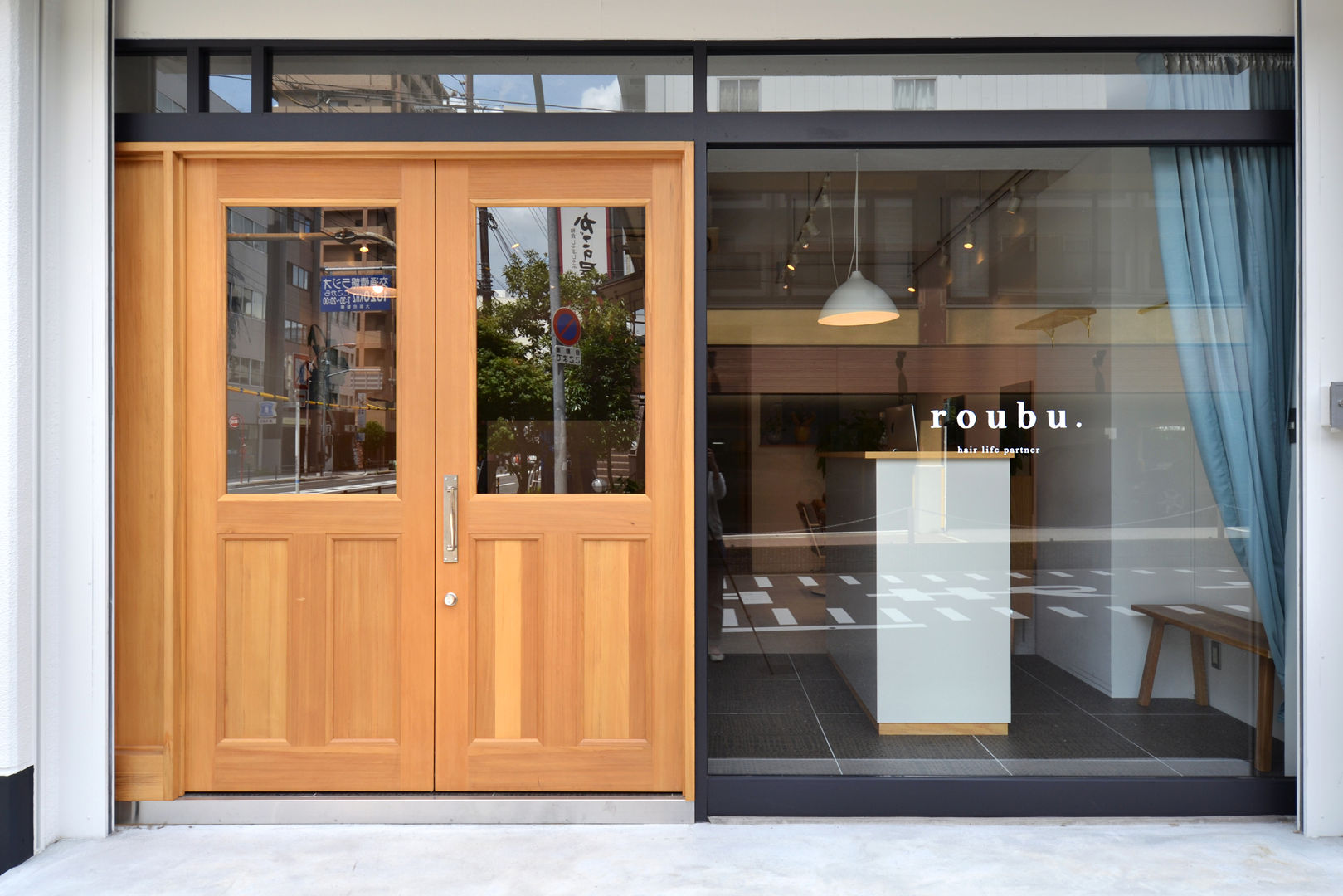 roubu., TRANSFORM 株式会社シーエーティ TRANSFORM 株式会社シーエーティ Commercial spaces Commercial Spaces