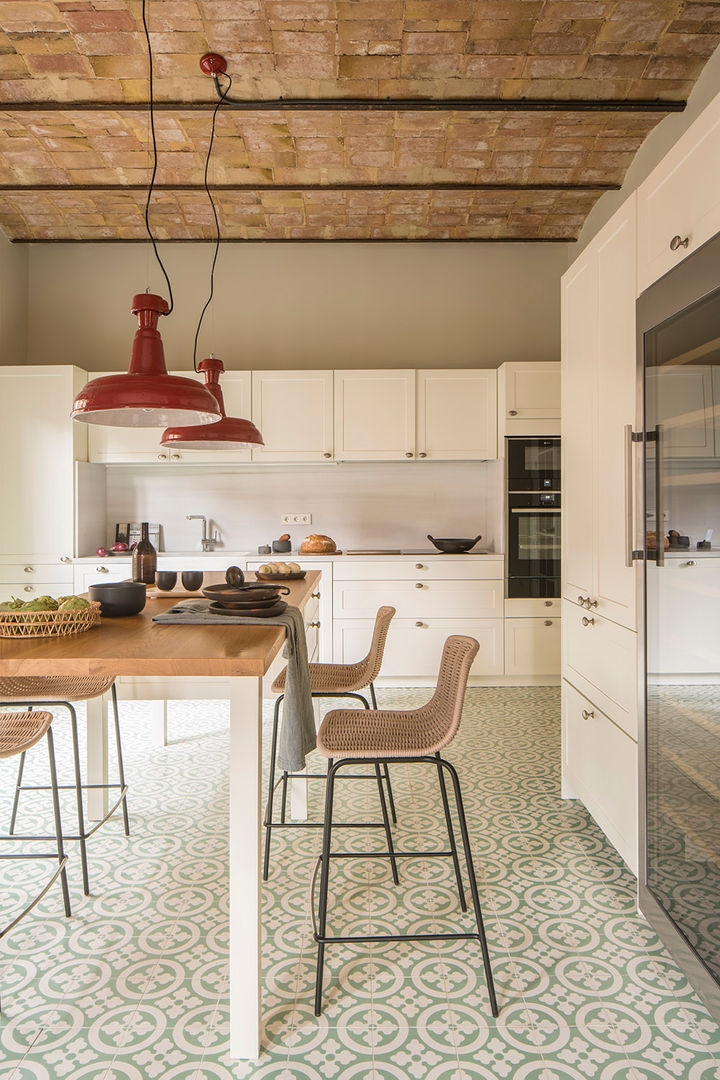 VIVIENDA MUNTANER, The Room Studio The Room Studio Built-in kitchens