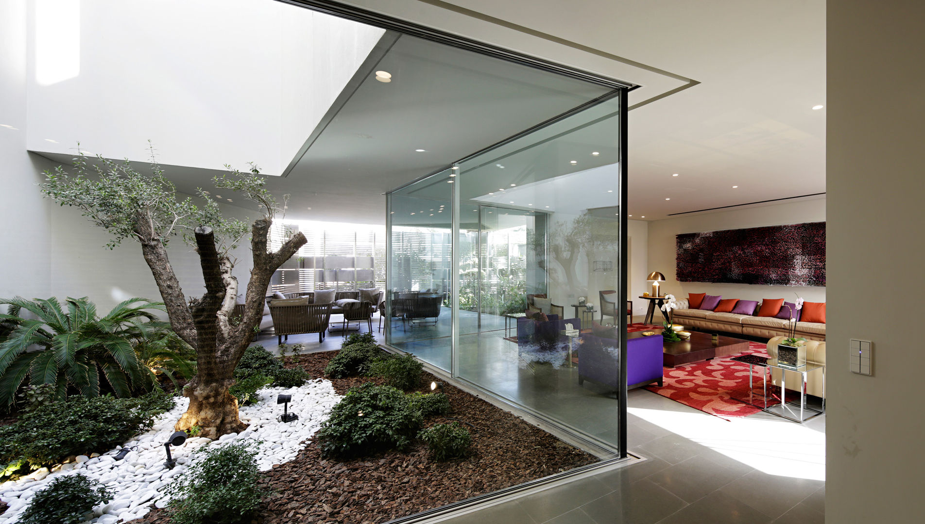 Proyecto arquitectónico. Construcción de una vivienda en Kwait, AGi architects arquitectos y diseñadores en Madrid AGi architects arquitectos y diseñadores en Madrid Jardines de invierno de estilo moderno Vidrio Planta,Edificio,Diseño de interiores,Silla,Sofá,Planta de casa,Piso,Sala,Piso,Bienes raíces