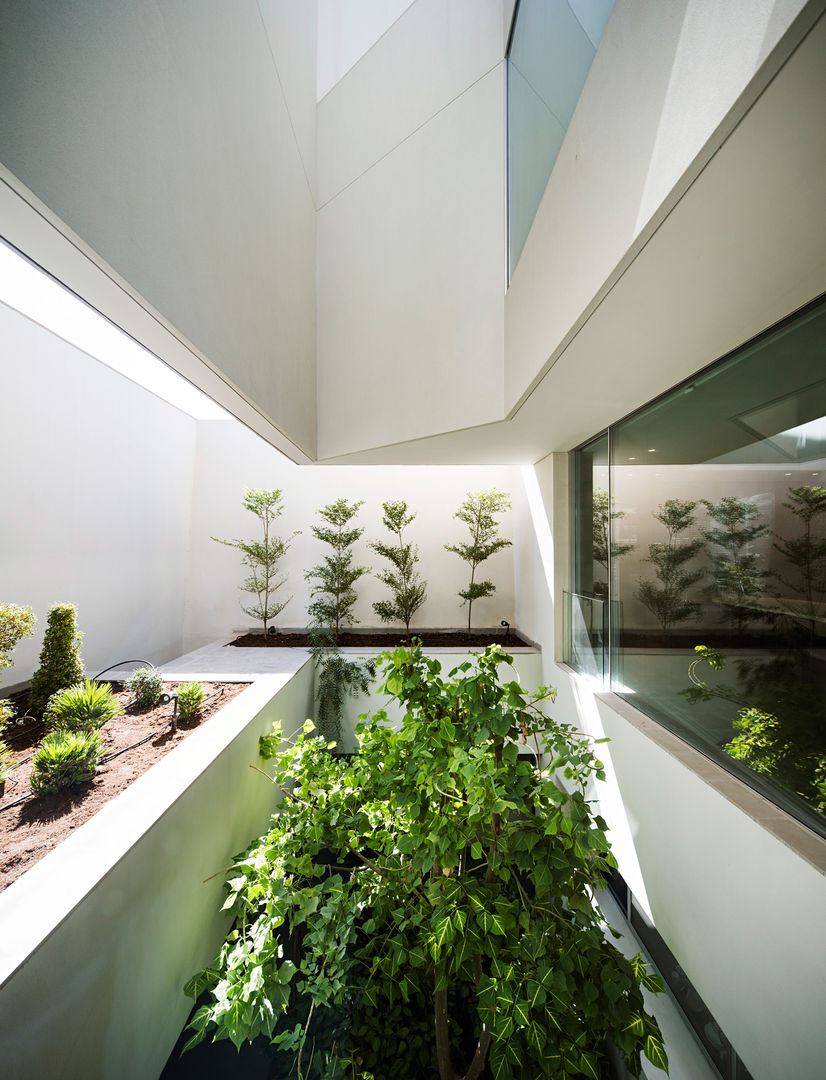 Proyecto arquitectónico. Construcción de una vivienda en Kwait, AGi architects arquitectos y diseñadores en Madrid AGi architects arquitectos y diseñadores en Madrid Modern conservatory Glass