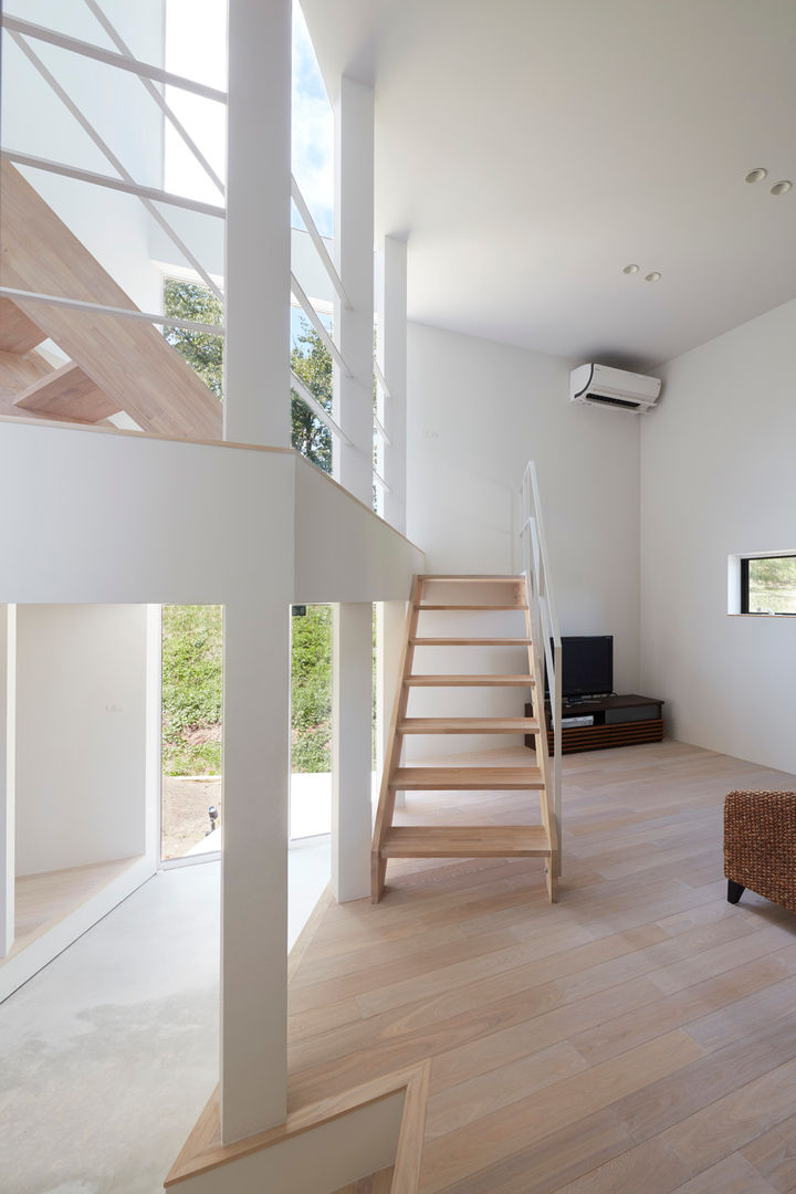 ぐるりと回るスキップフロアの家/House in Chikuma, 藤原・室 建築設計事務所 藤原・室 建築設計事務所 درج